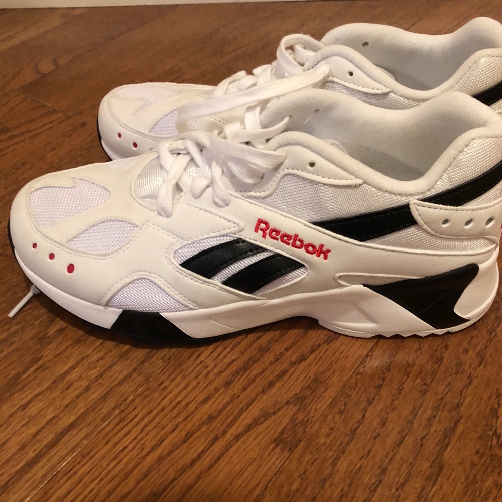 Men’s White Reebok Sneakers size 8
